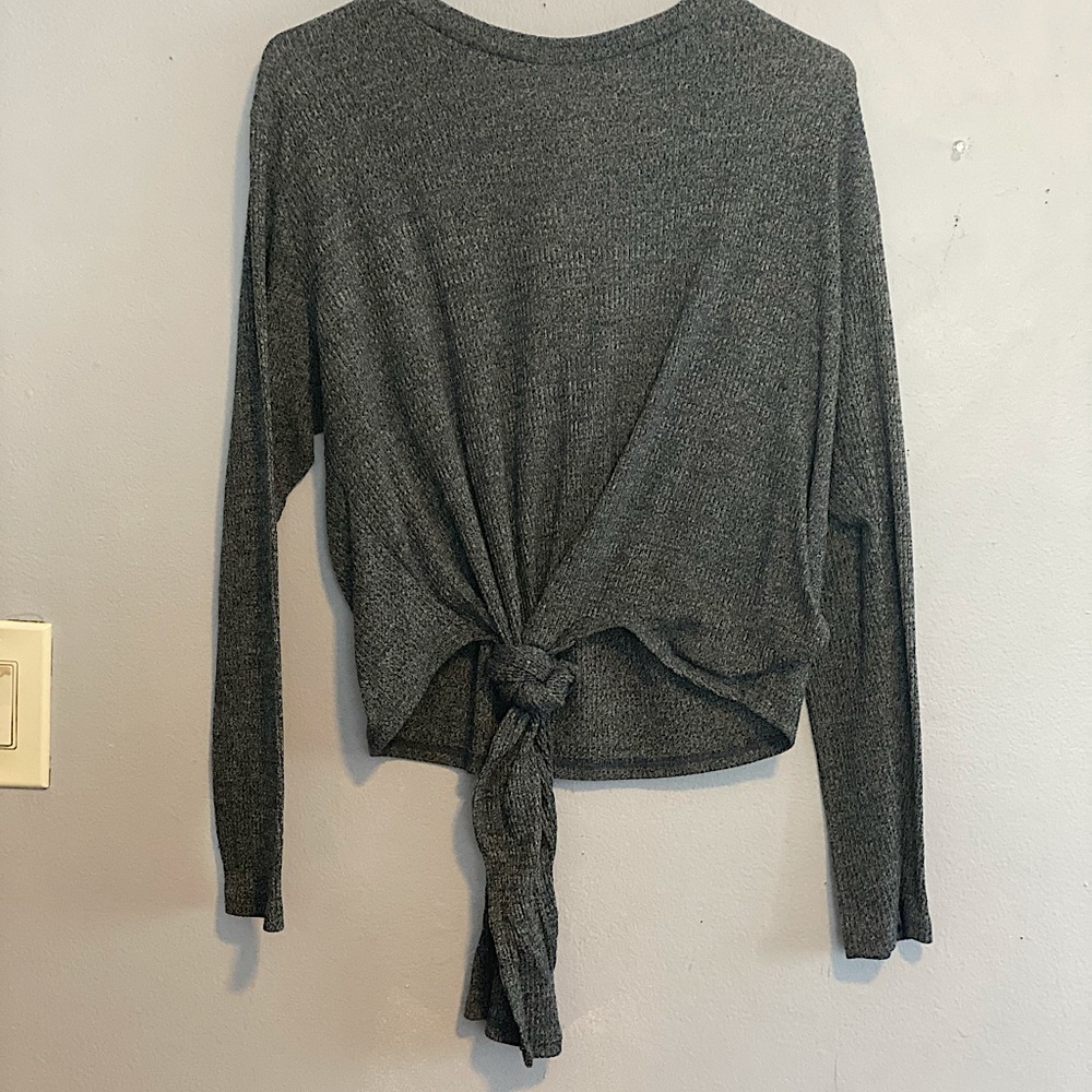 Long sleeve cool grey top